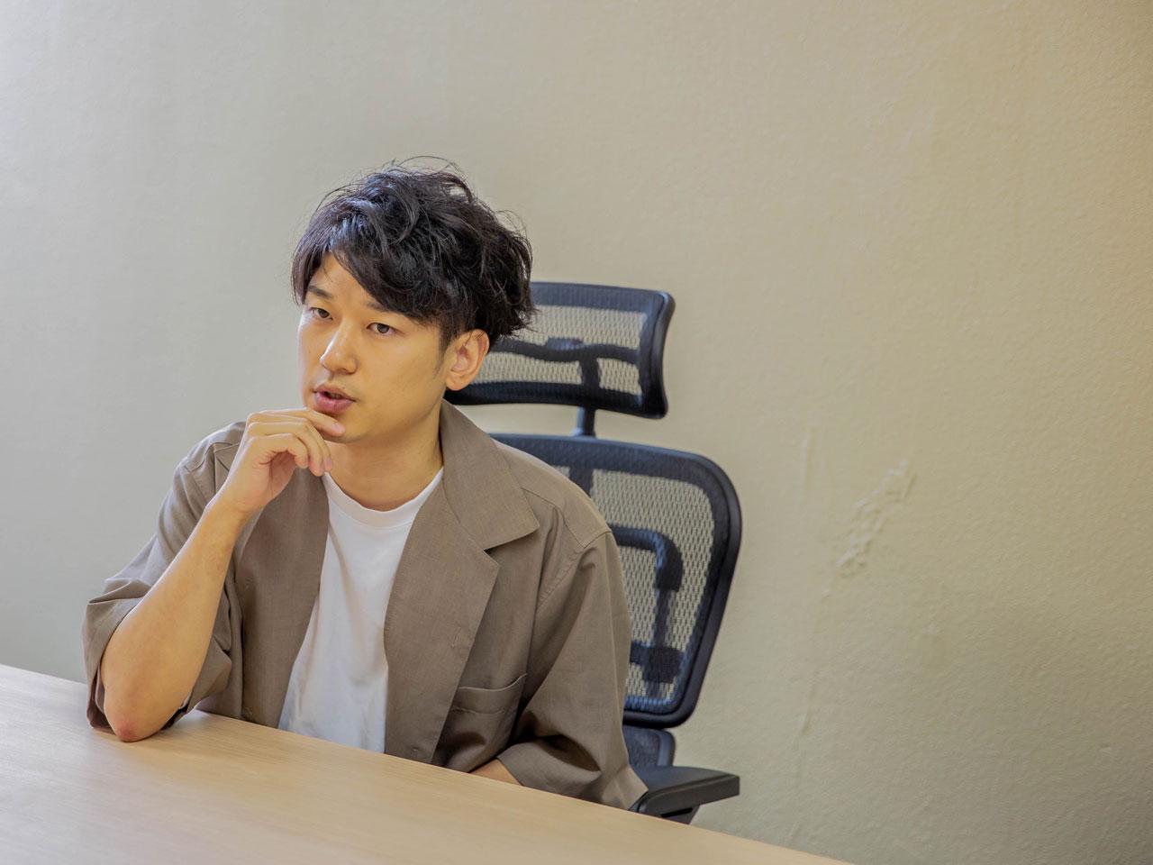 海外インターンで成熟したビジネス観を持つ若者に圧倒され、「世界に通用する日本サービス」の開発を志す。その後も新卒入社した企業でスタートアップビジネスを学んだ後、同社を設立。