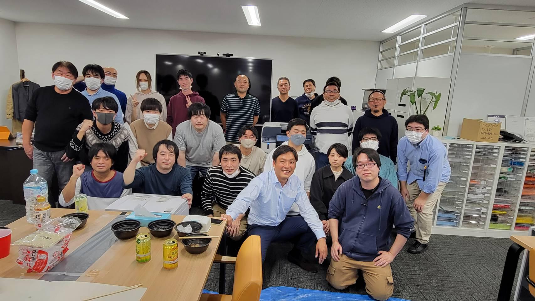 残業時間は全社月平均約10時間程度。花見やゴルフ、社員旅行など、社内交流も活発です！