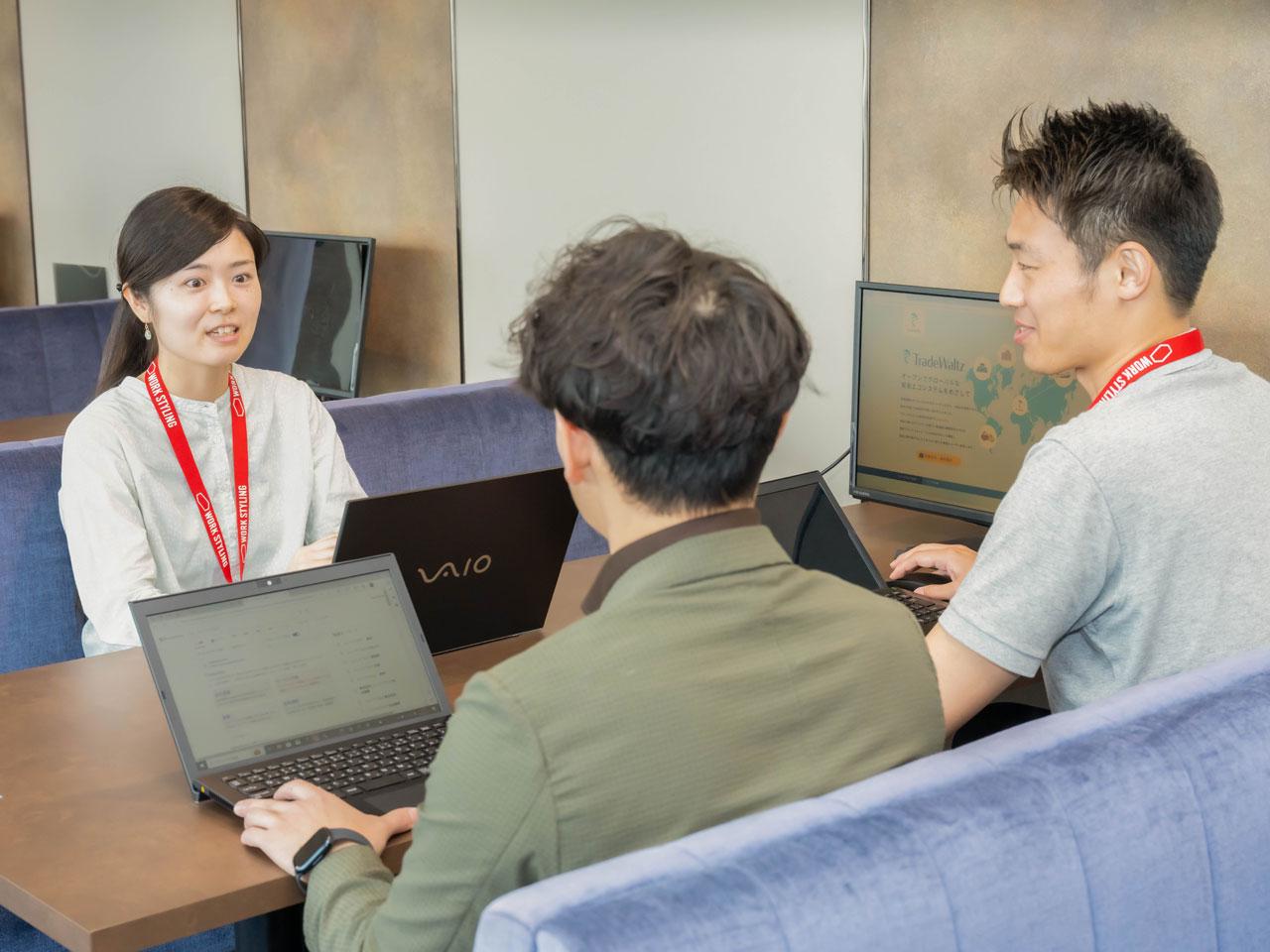 そうして開発された『TradeWaltz』は実証実験と試行運転を重ねた後、運営会社である同社が機能に磨きをかけながらSaaSとして提供している。