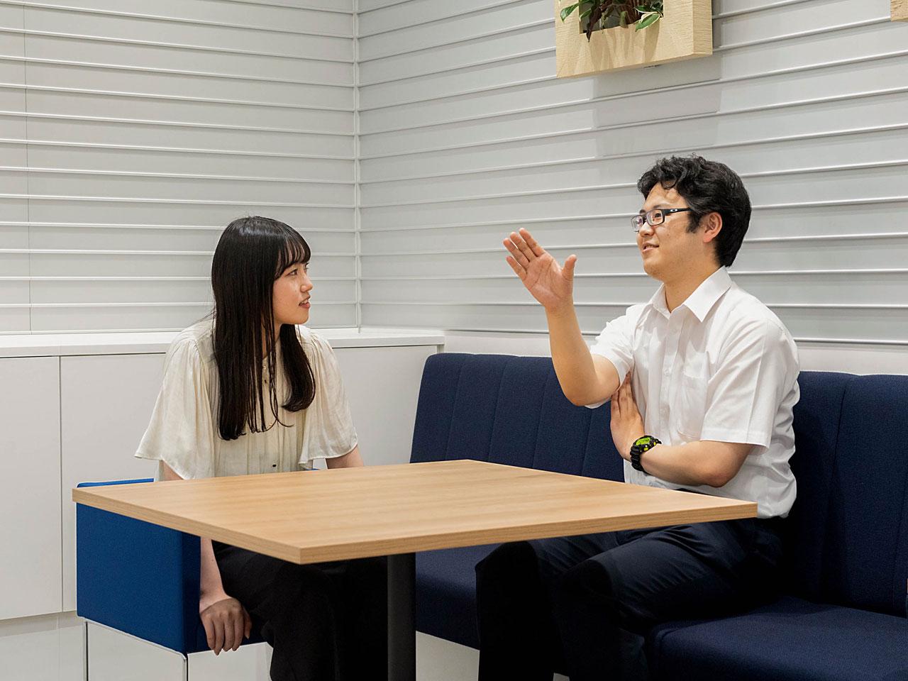 東証プライム上場のシステム開発会社である株式会社ソルクシーズ（1981年設立）の100%出資子会社として、顧客への信頼感の高さや親会社並みの待遇、福利厚生制度を整えている点は特徴的である。