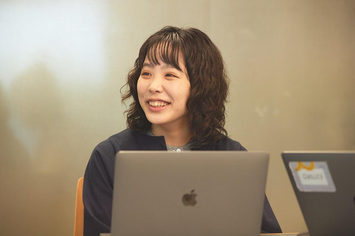 新しいサービスの企画戦略からUXデザイン、実際のプロダクト開発、改善型の運用まで、一つのチームで一貫して行う体制があるのが大きな強みだ。