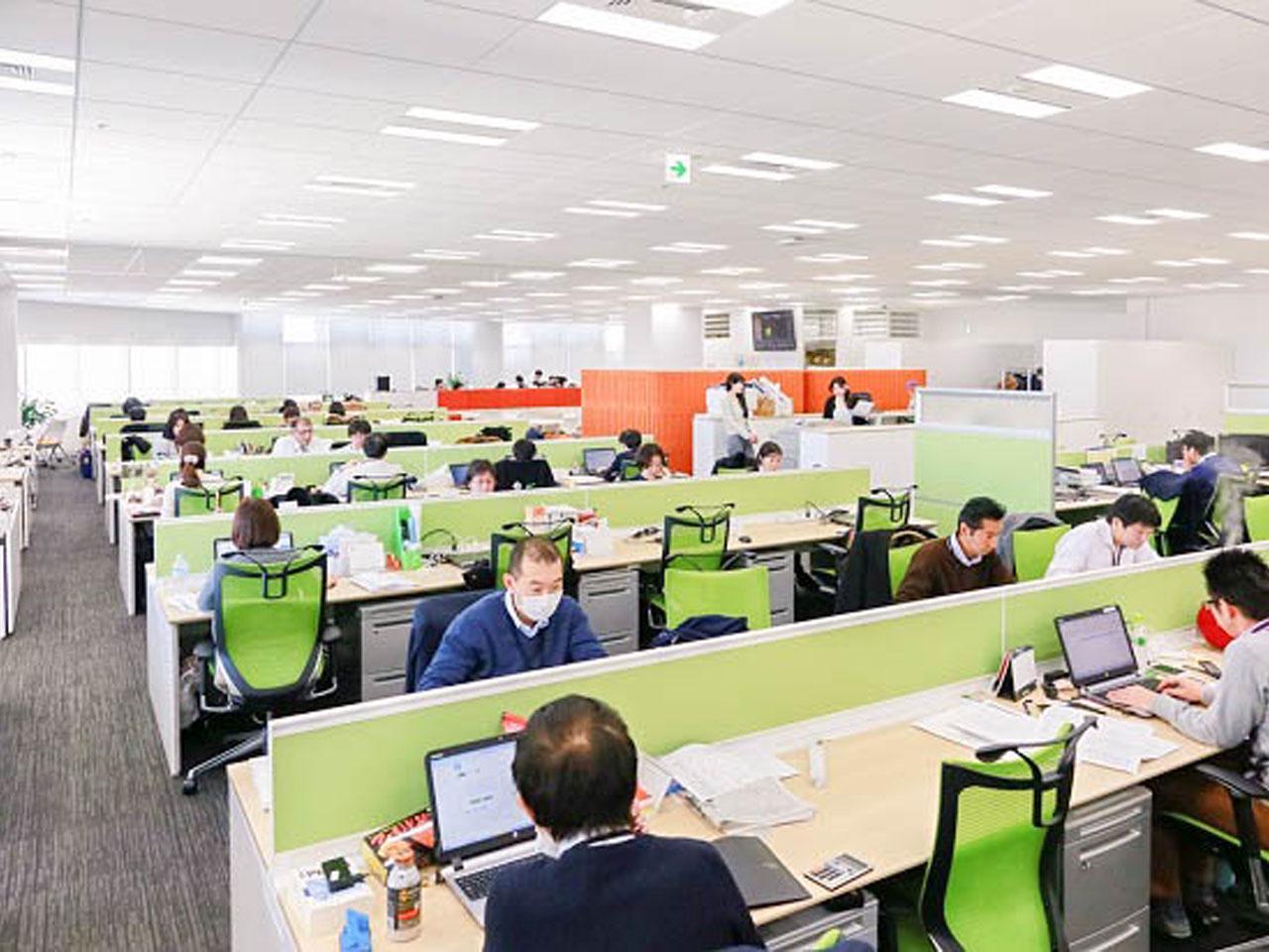 経営理念にも掲げている通り、スマートデバイスをお客さまとの第一接点とする銀行として、いつでもどこでも快適な顧客体験を提供し、お客さまにとって満足度No.1の金融機関となることを目指す