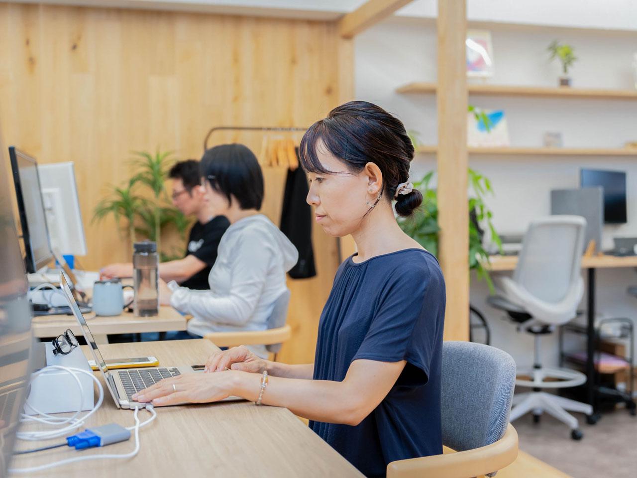 "経営の原動力" と位置付ける従業員満足においては、給与制度や働き方においてストレスを最大限減らす施策を工夫しているのが特徴的。