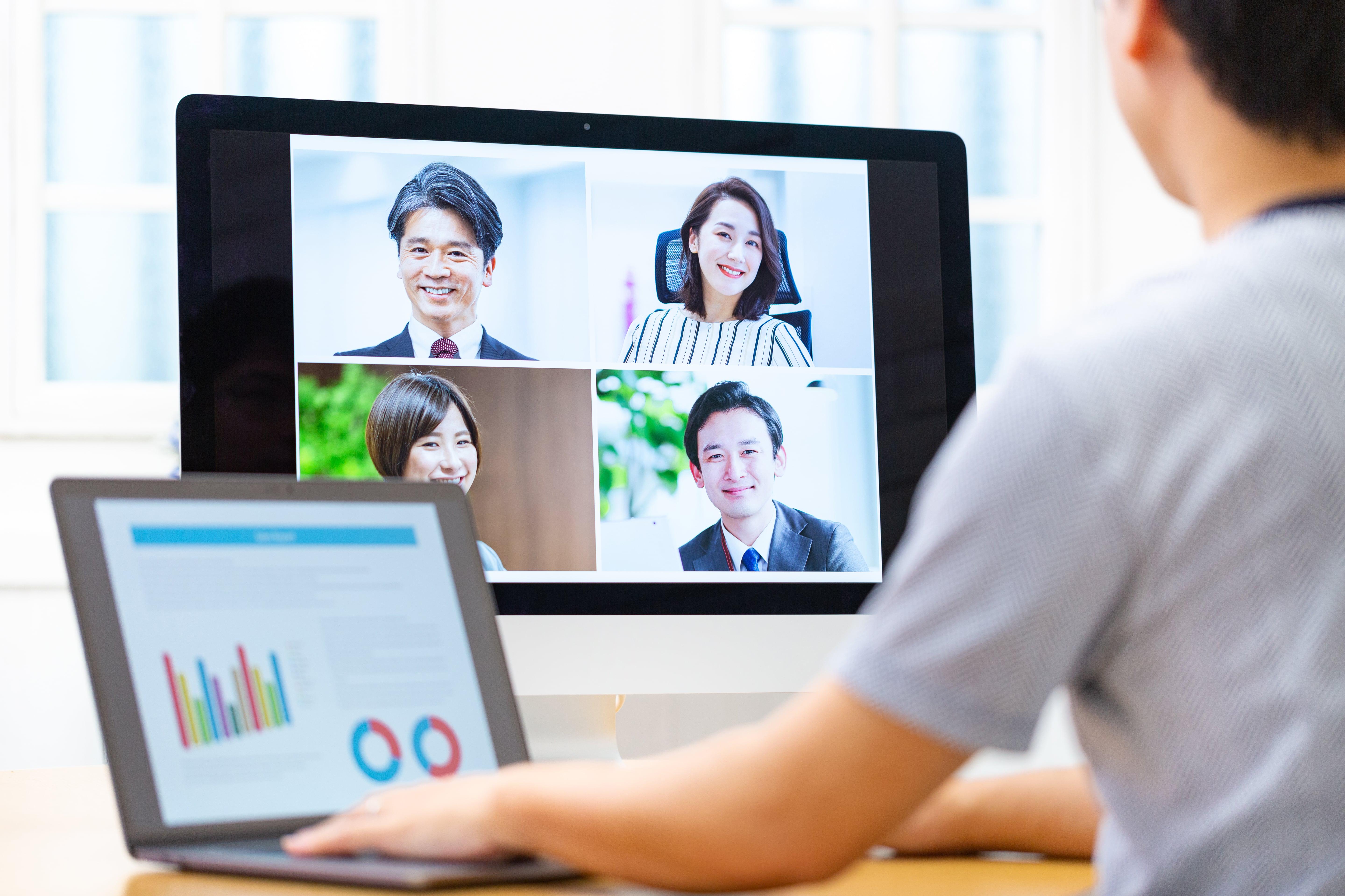 働き方としても、リモートワークとオフィスワークは自由に選べる。いずれの場合においても、データ分析等個別作業が中心となるものの、クライアントワークに必要なチームワークを重視しミーティングを行う機会も多い。