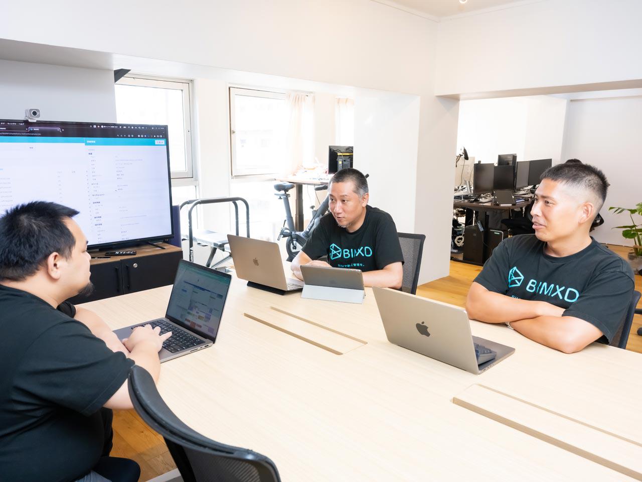 そんな同社では、自社のプロダクト開発を担うエンジニア、そしてビジネスをスケールさせるためのセールス、カスタマーサクセスという職種の人材を拡充する予定だ。