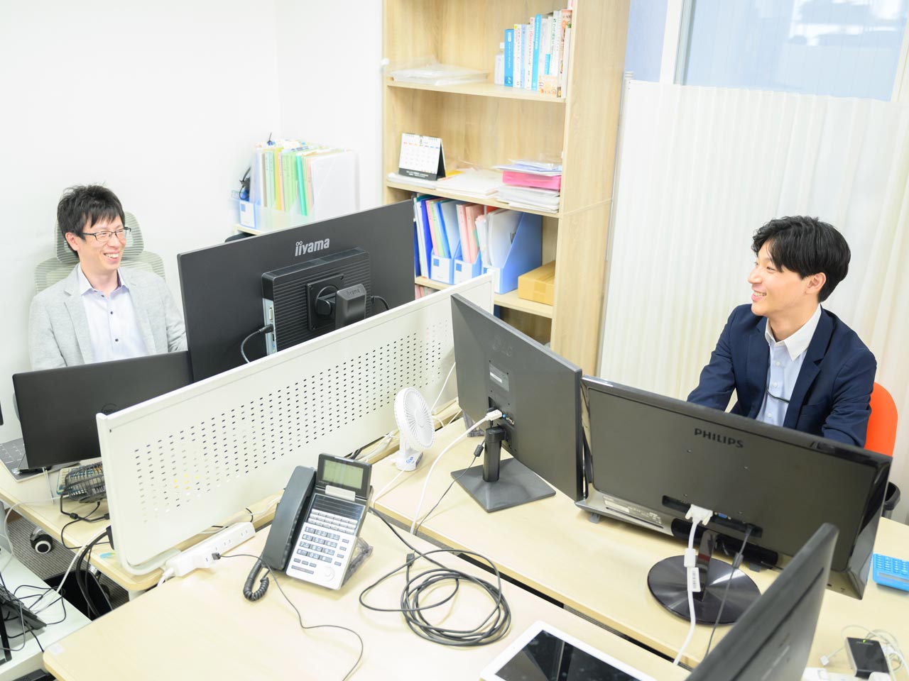 札幌大通事務所の一角にあるWEB事業部では、同社の顧客向けにWeb制作を受託している。