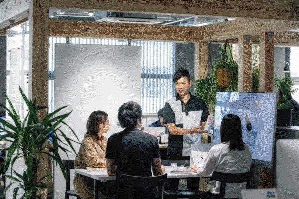 募集している求人：デザインディレクター｜インハウス（事業成長を担うクリエイティブリーダー候補）