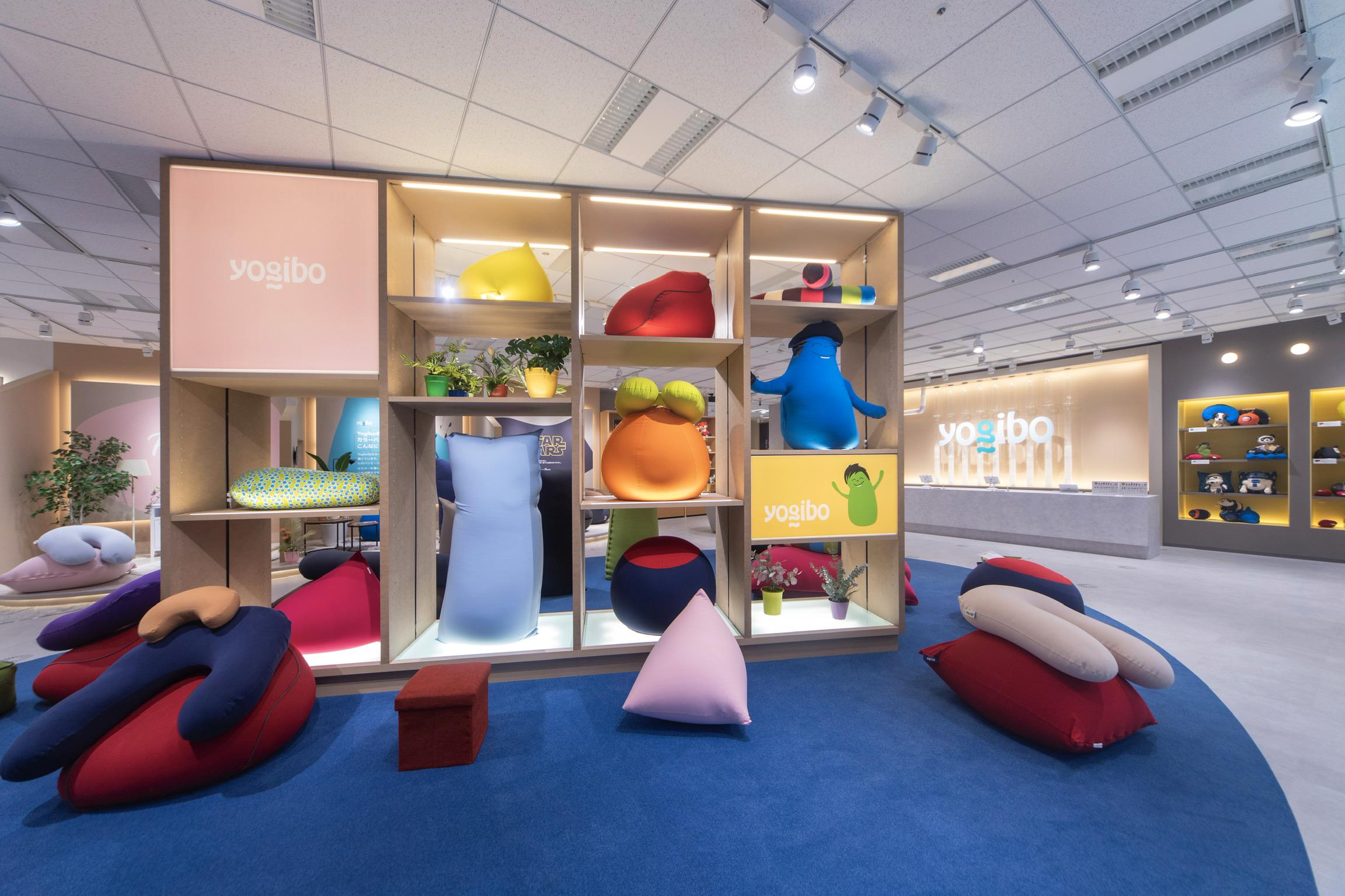 2021年末、米国本社Yogibo LLC.の買収を行った。今後は日本が手動となり、世界的なデザインの統一を推進する。