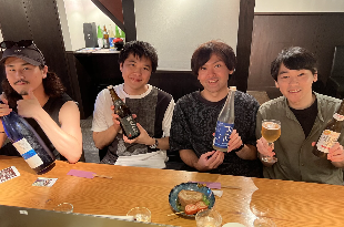 コムデックは「伊勢からITで日本を元気にする」というビジョンを掲げ、進化の早いIT業界の中で、「人材力」「技術力」を強みに、「時代の変化に適応する力」を培い創業来事業拡大を続けてきました。