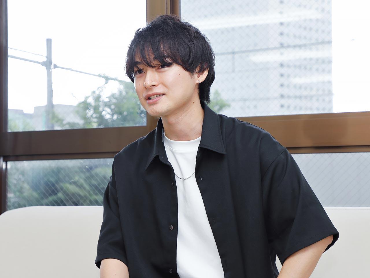 同社はアウトプットで評価するため、定時は設けておらず、フルリモートも、出社して働くこともメンバー自身が選べるようにしている。