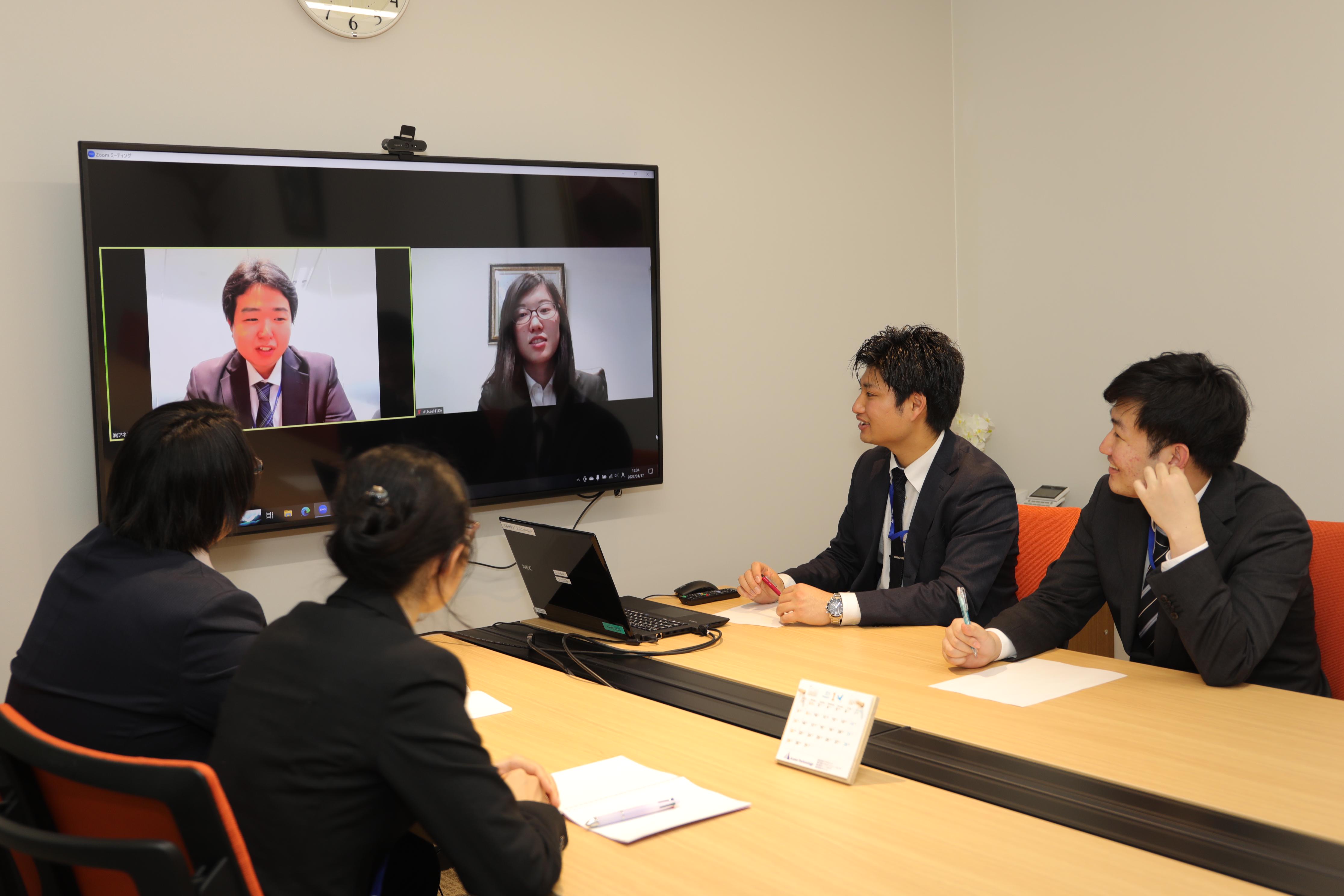 どんな案件でも、相手にとって「大切な人」といわれる存在になること。そのためには、「コミュニケーションスキル」も求められます。