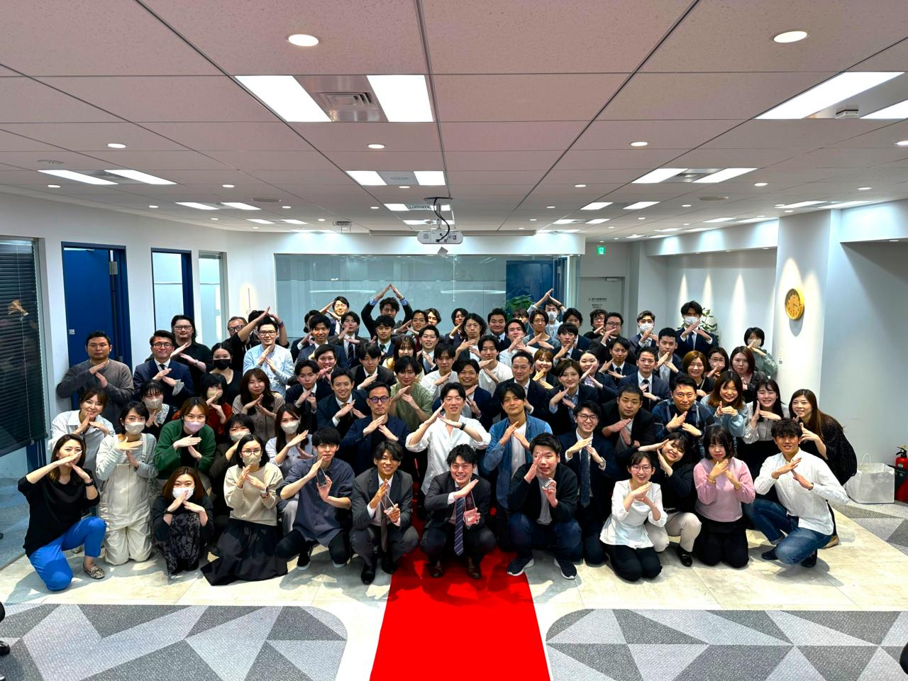 株式会社Azoop 求人画像1