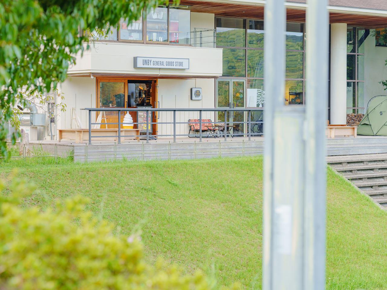 また、○年○月に日本初のキャンプ専用フリマアプリ『VINOVER（ヴィノバー）』をリリースした。