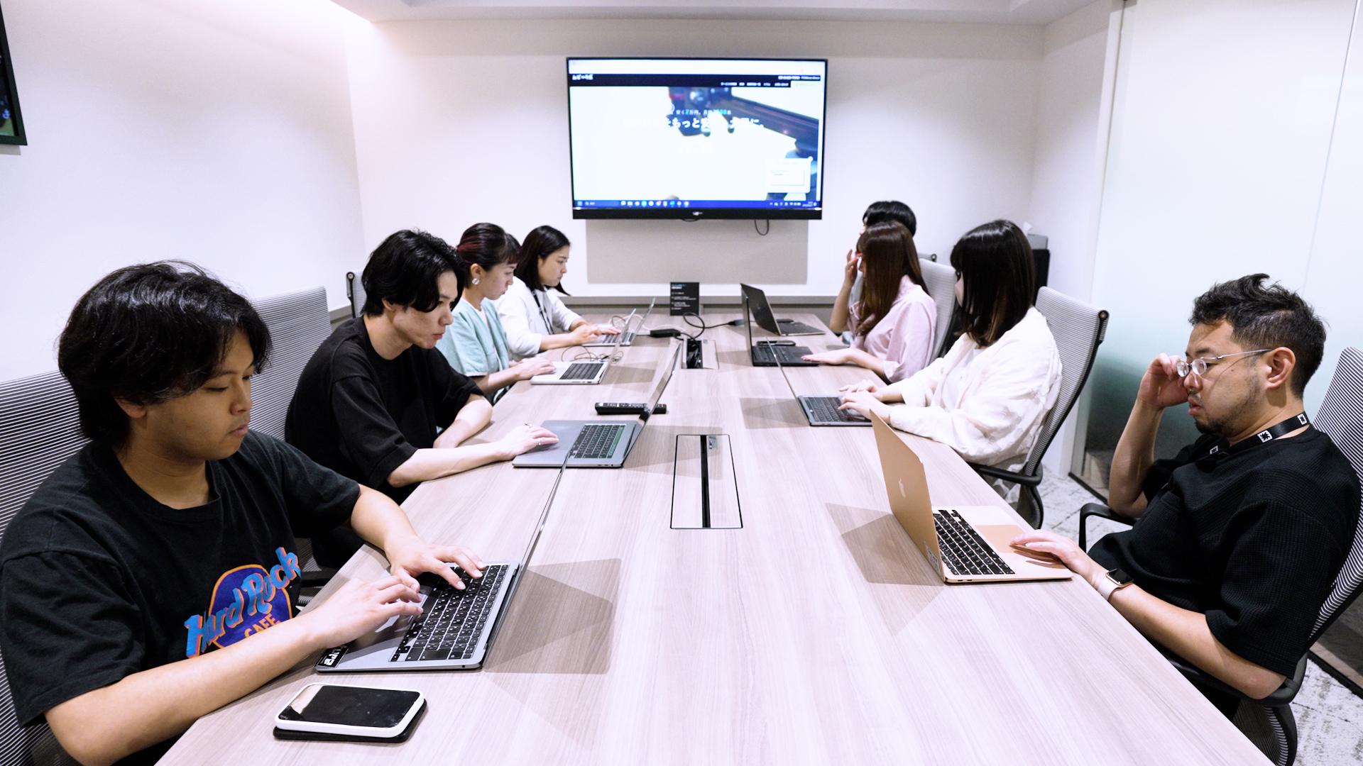 制作物のクオリティを担保する『アートチーム』の存在により、安さと品質の両立を実現している。