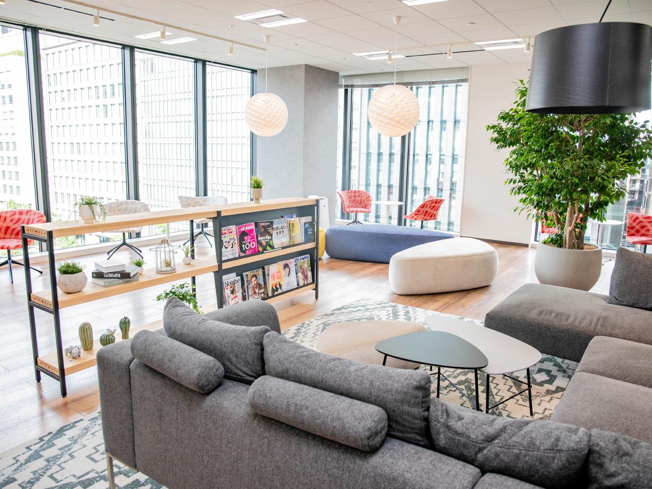 さらに将来を見据えて経営企画本部を設立。技術商社への転換を加速するため、情報システム部門の強化に取り組む。