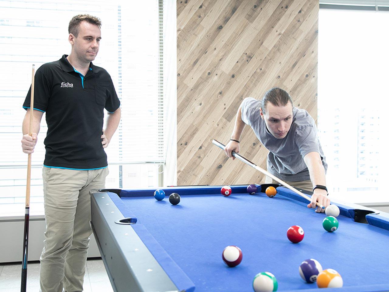 外国籍のエンジニアが多いことも手伝って、働き方は自由でフレキシブル。