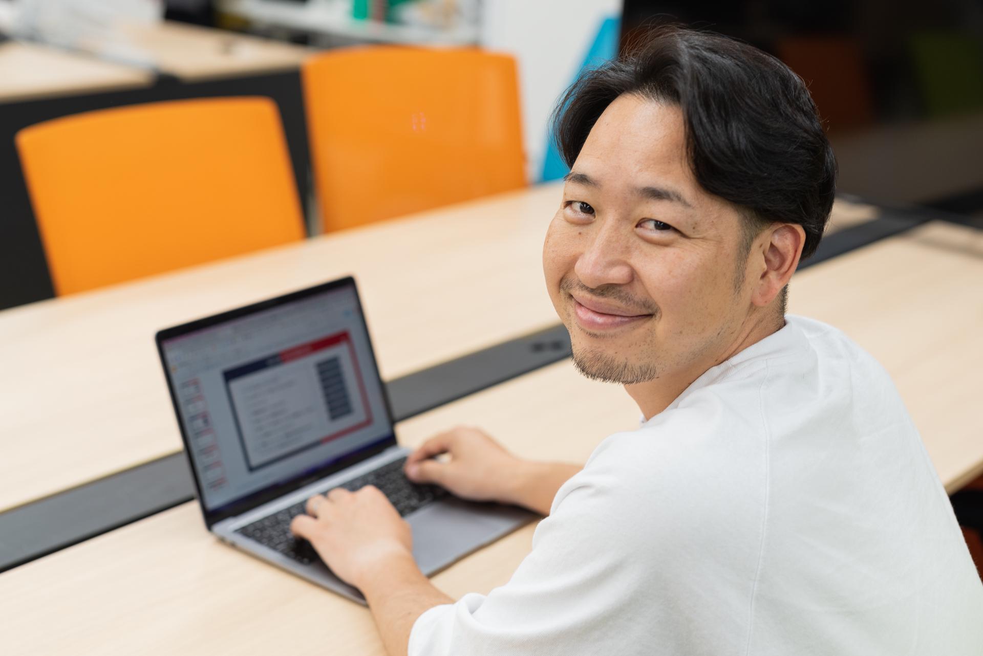 クライアントから依頼されたものをそのまま制作するのではなく、本質を見抜き、高いクオリティのアウトプットを出すことを目指しています。