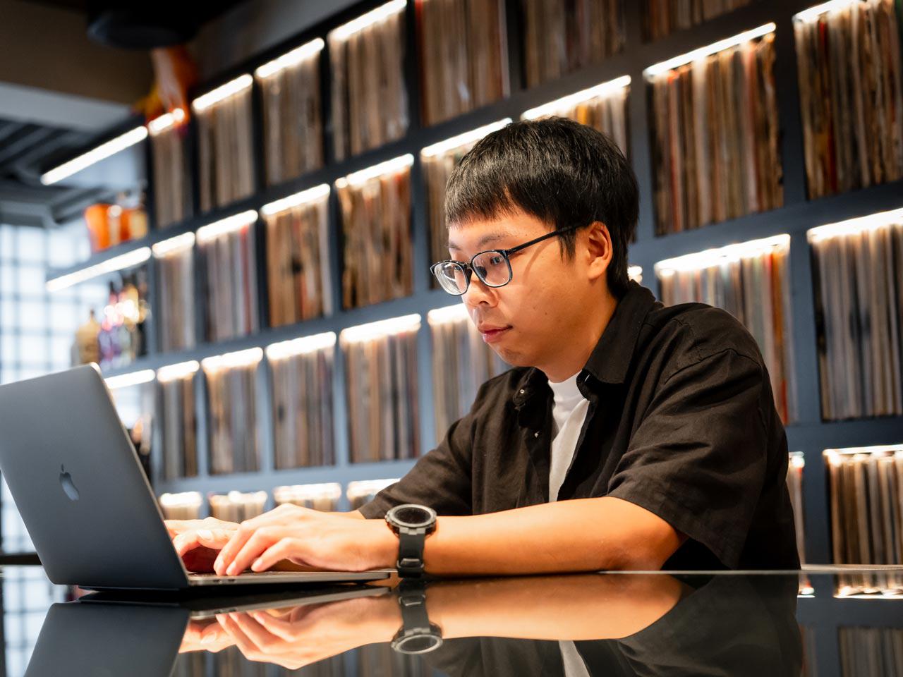 集客・販促の次世代ツールとして活用するソリューションも提供し、『MEET』を活用した「転売防止」のチケットレス入場システムの開発も進められている。