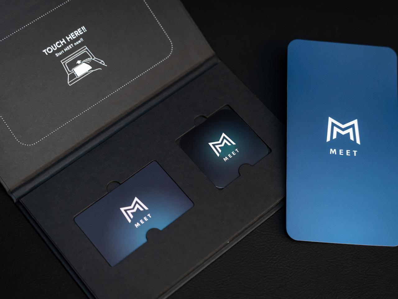 NFCタグを埋め込んだ名刺サイズのカード『MEET』をスマホにタッチするだけで、SNSやWebサイトへの誘導が簡単にできる。