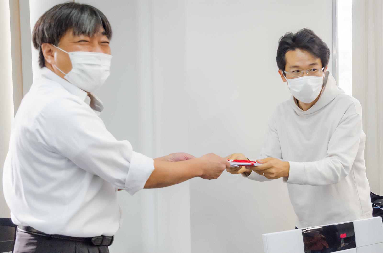 設立してまもない頃の従業員比率は、前職時代から何らかの形で関わりを持っていた人材が半数以上。