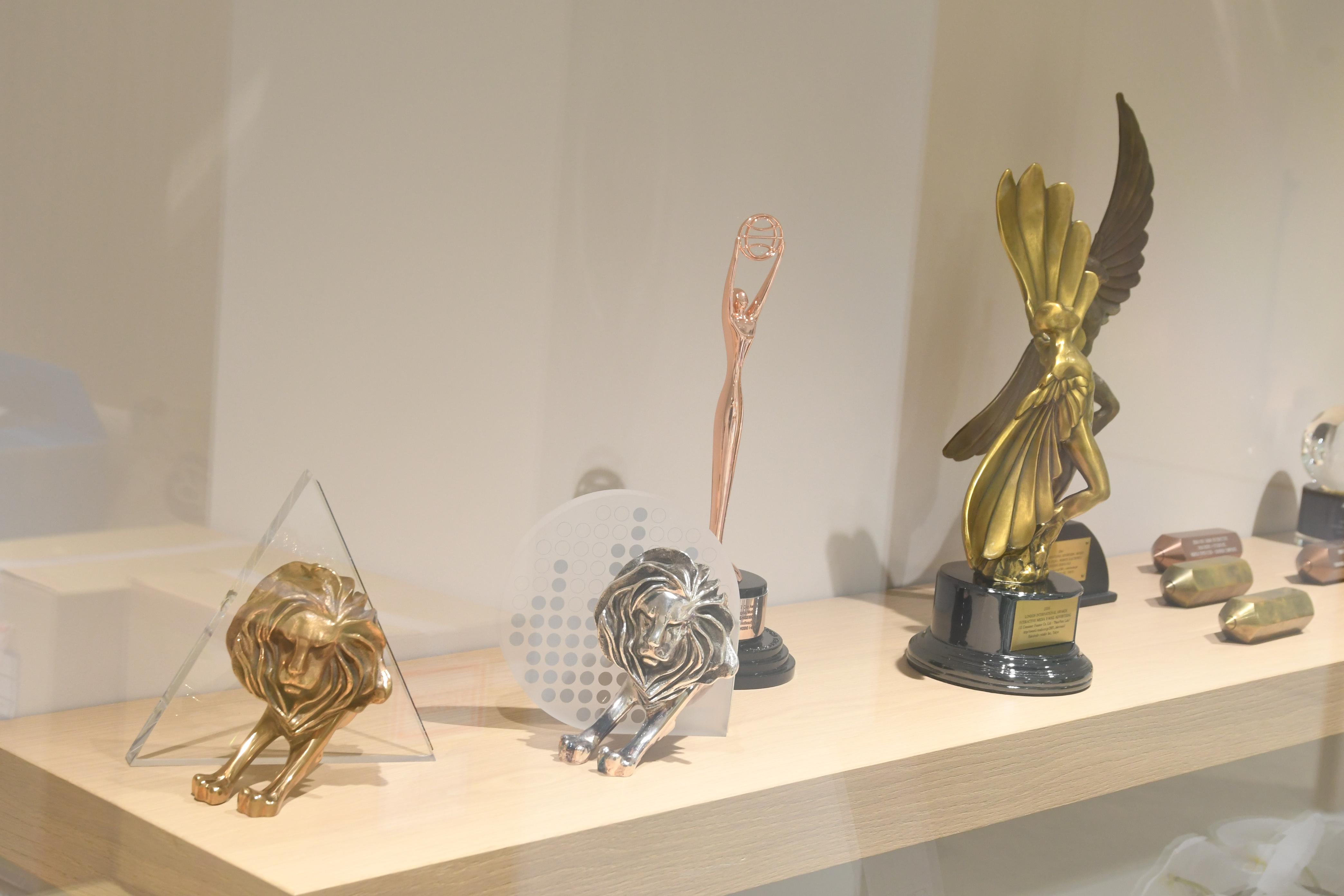 案件規模は業界トップクラス。作品は国内外で高い評価を得て、数々の受賞歴がある。