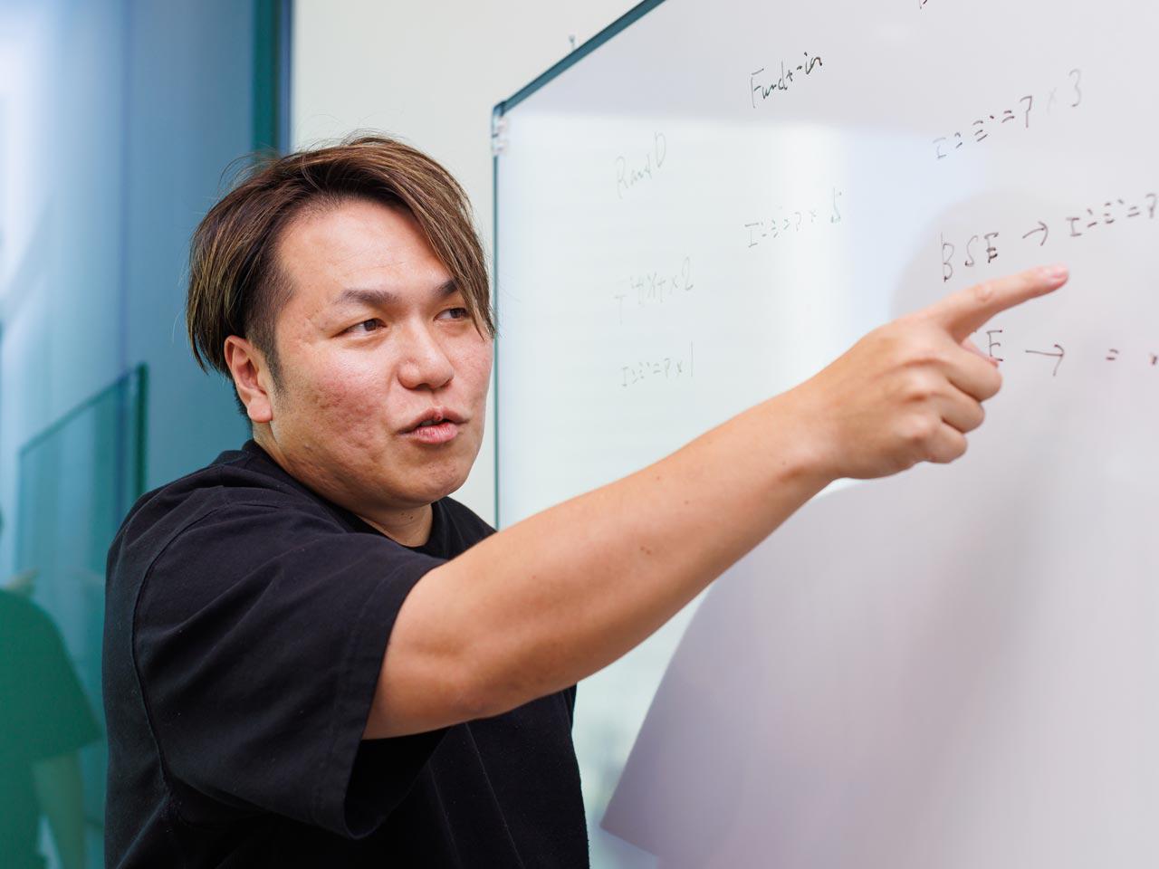 AI等による自動化ではなく、あくまで業務に携わる人々が話し合い、フローを再構築するためのツールであること。それが業務に多くの人が介在する大手企業にヒットした。