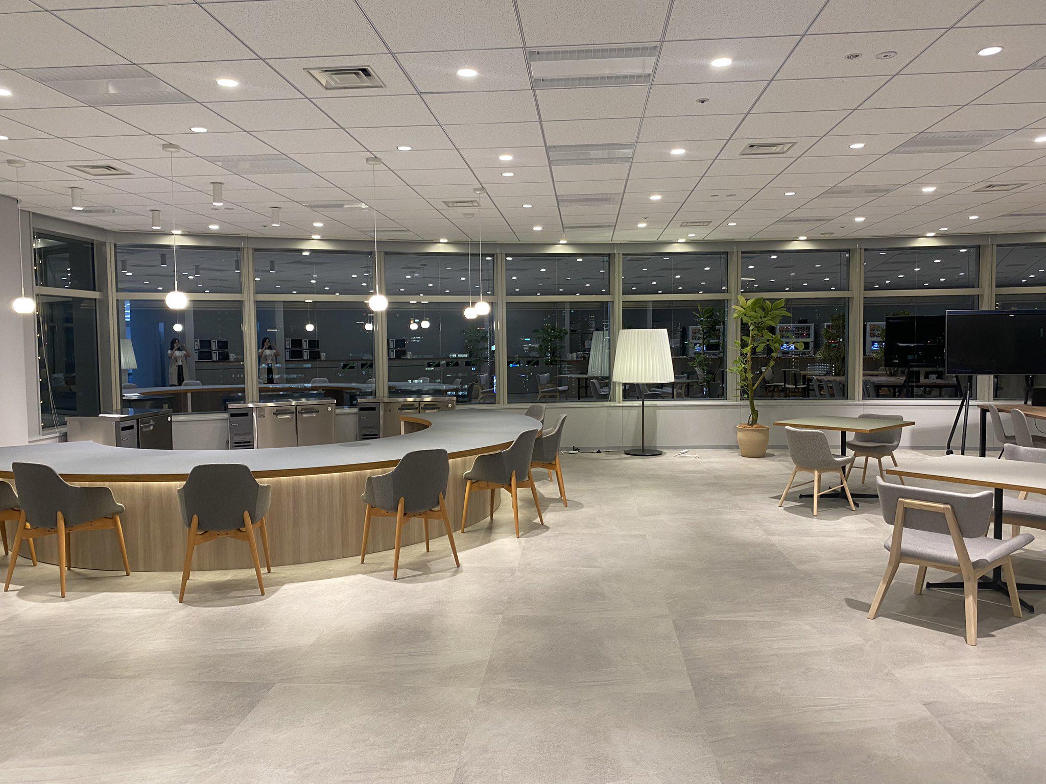 事業運営の根底にあるのは顧客第一主義。
例えばコールセンターはサービスを改善し続けるための起点として位置づけられており、
1件ずつ時間をかけてユーザーと対話して声を拾っています。