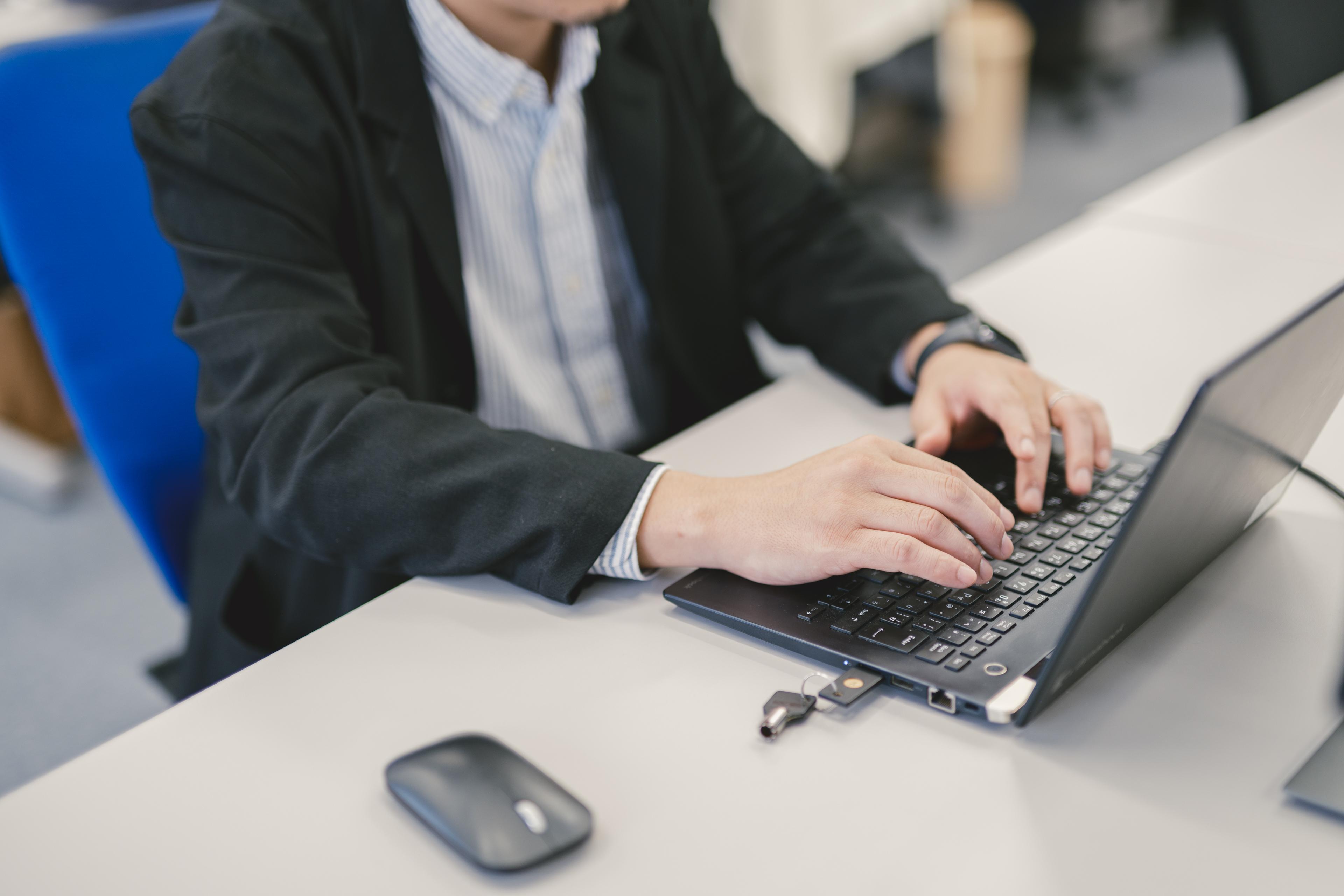 意思決定スピードを速め、社員が主体となって事業運営を行う組織づくりを目指して分社化。