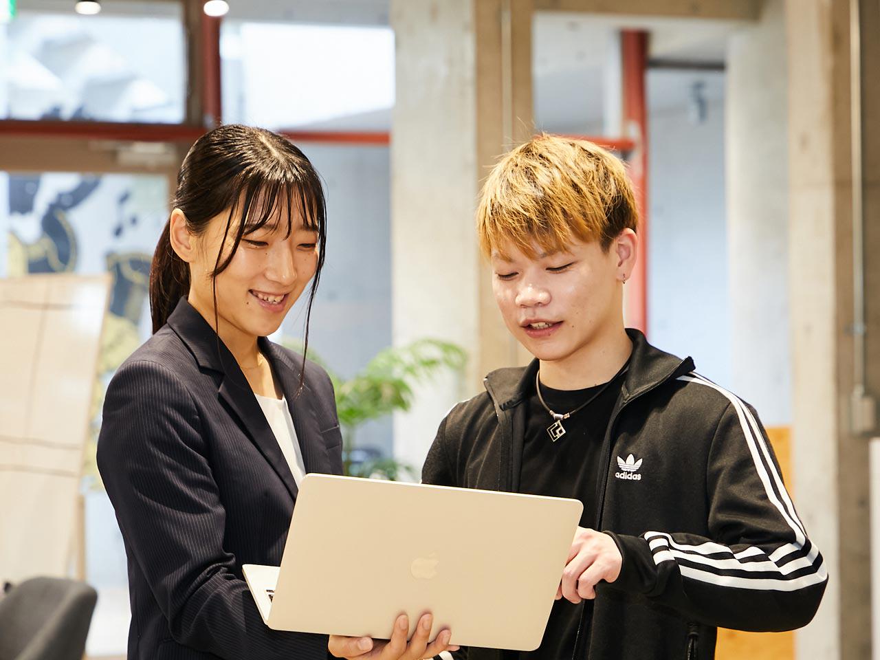 トップダウンではないフラットでオープンなカルチャーに少しでも興味を抱いたならば、話を聞いてみてはどうだろうか。