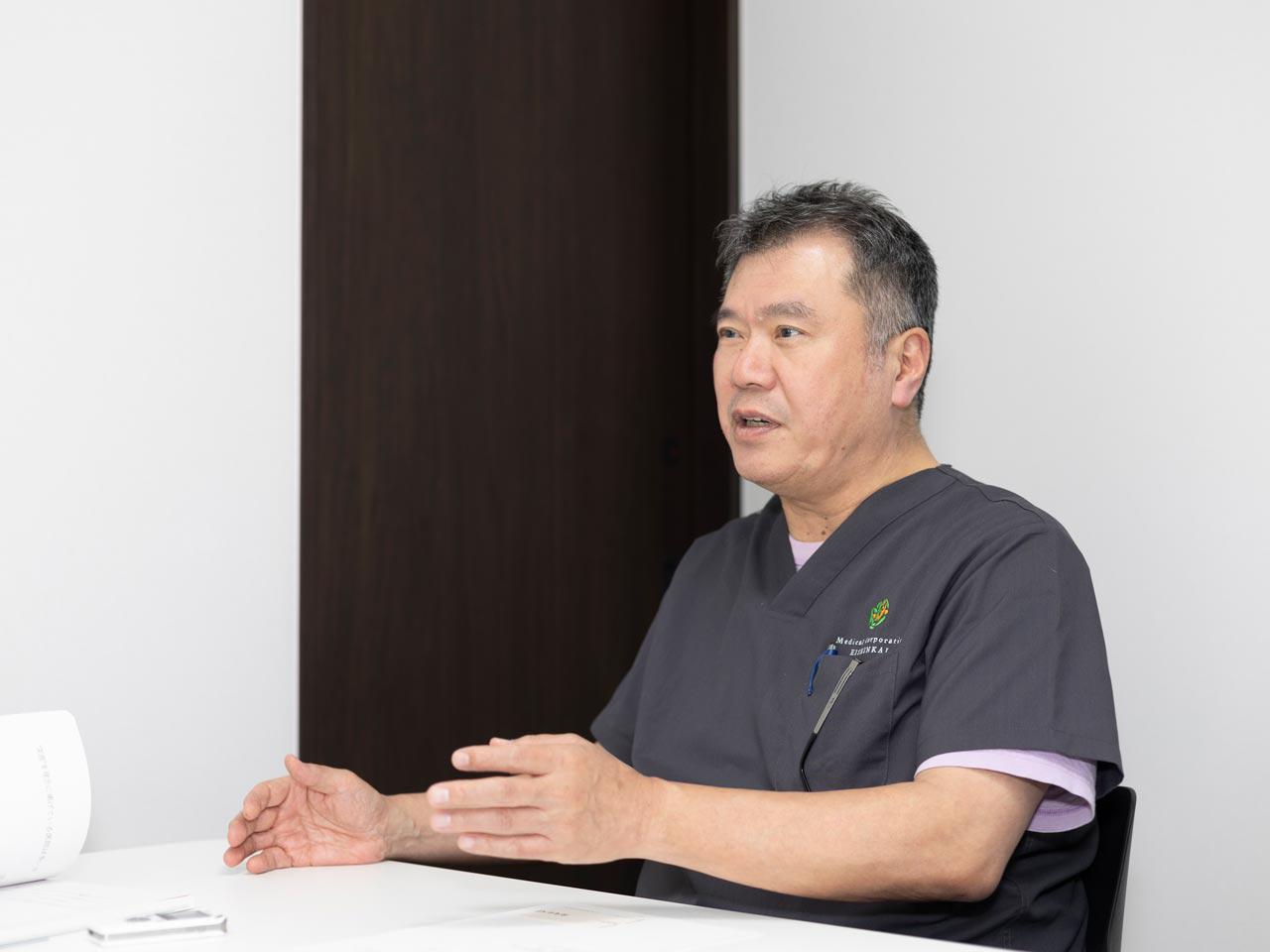 「歯を輝かせ、人を輝かせ、一生を輝かせる」この理念に象徴されるように、歯の健康を通じた健康長寿の実現を目指すビジョンに沿って規模拡大を重ねてきた経緯がある。