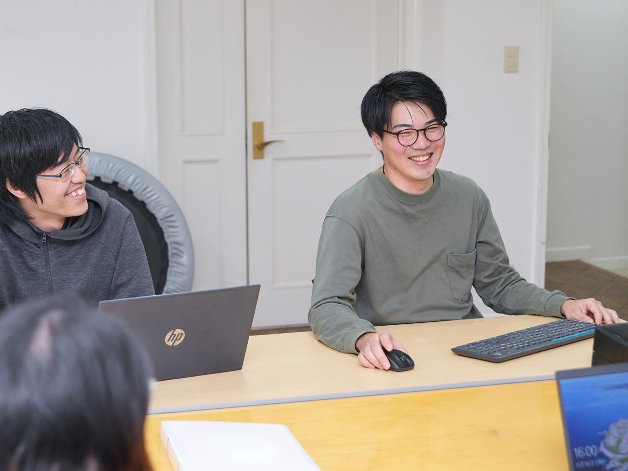 現在、同社の社員は40代半ばの部長3名を最年長として、その下は30代前半以下。