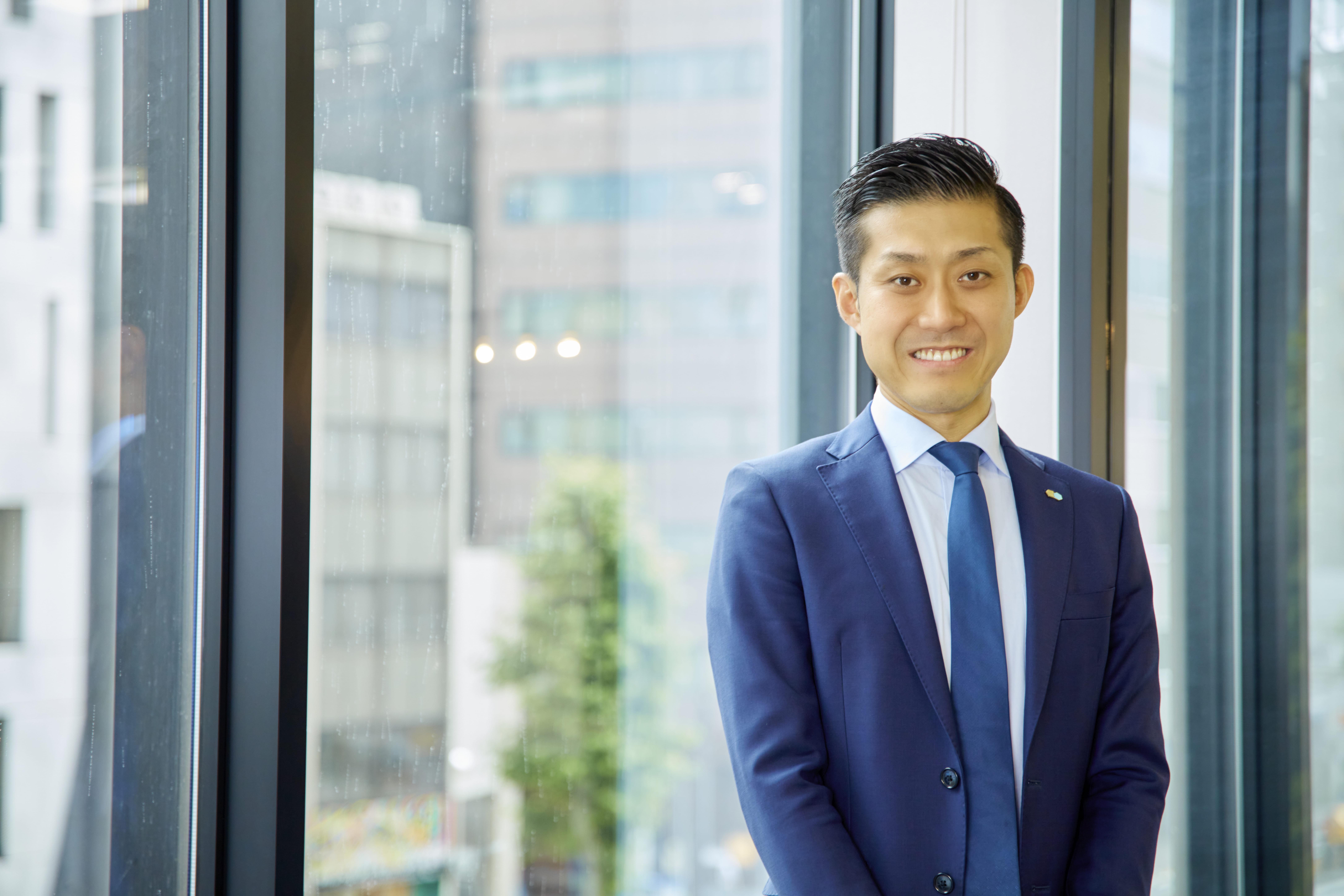 代表取締役 岡田裕平
会社設立以前はインターネット広告大手のトランスコスモスにて勤務し、広告運用担当として大手企業の広告にも携わりながら、インターネットを活用した集客のノウハウを学びました。