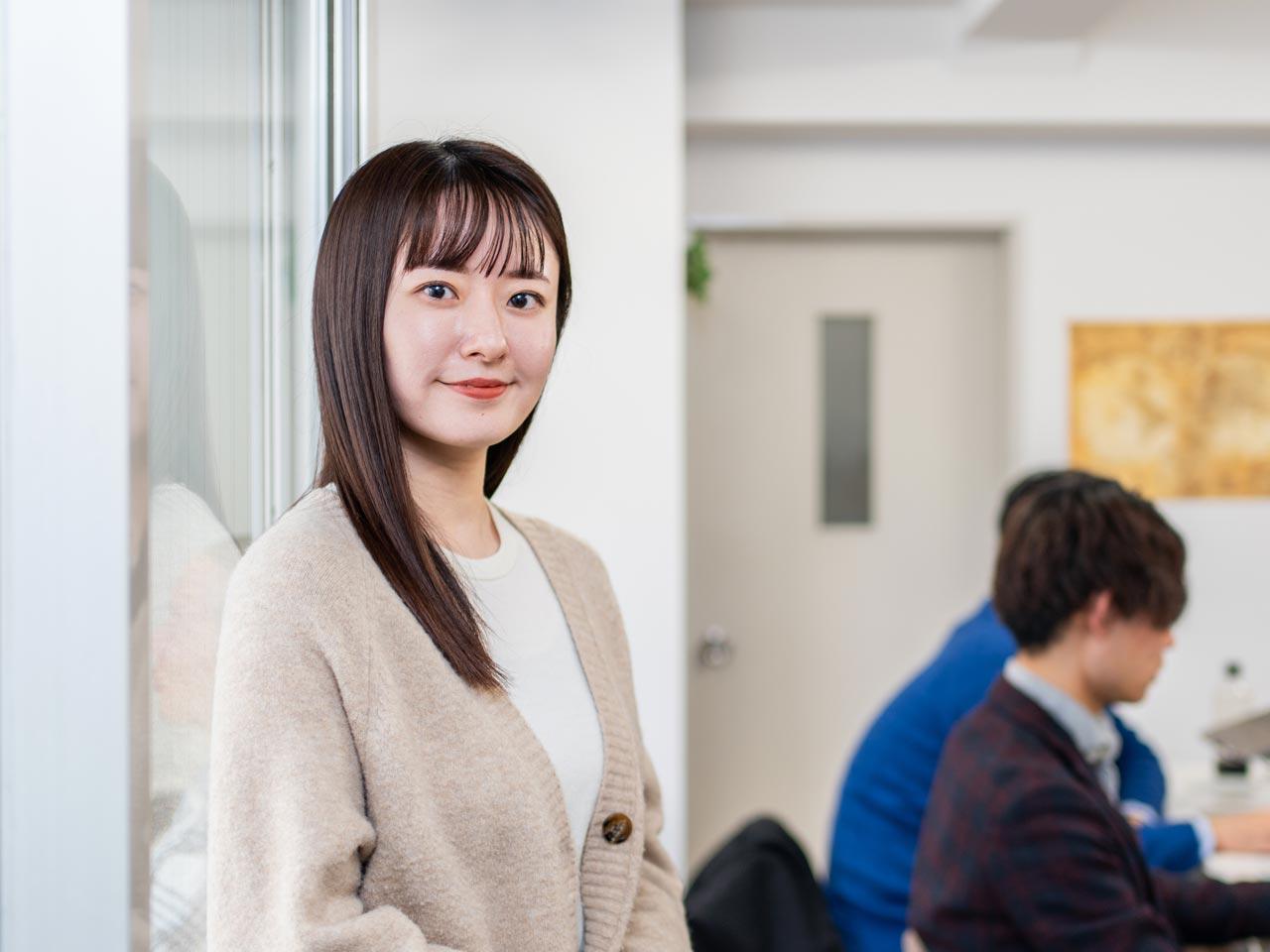 働く女性へのバックアップも万全で、1年で女性比率が12.5%から37.8%へアップした実績もある。