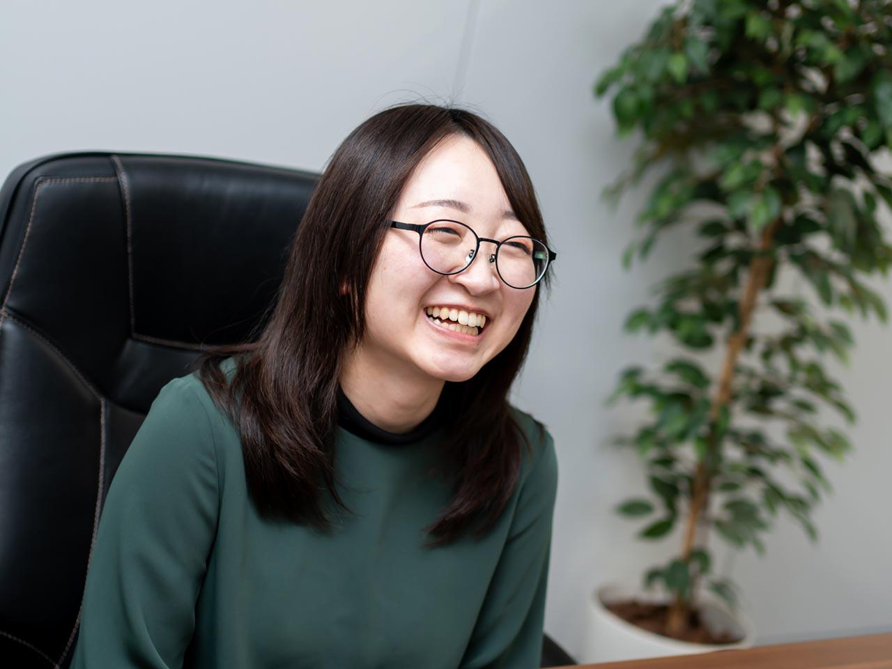 経営陣との距離が近く、社員間のコミュニケーションもスムーズ。役職や部門を意識することなく意見交換が活発な同社。