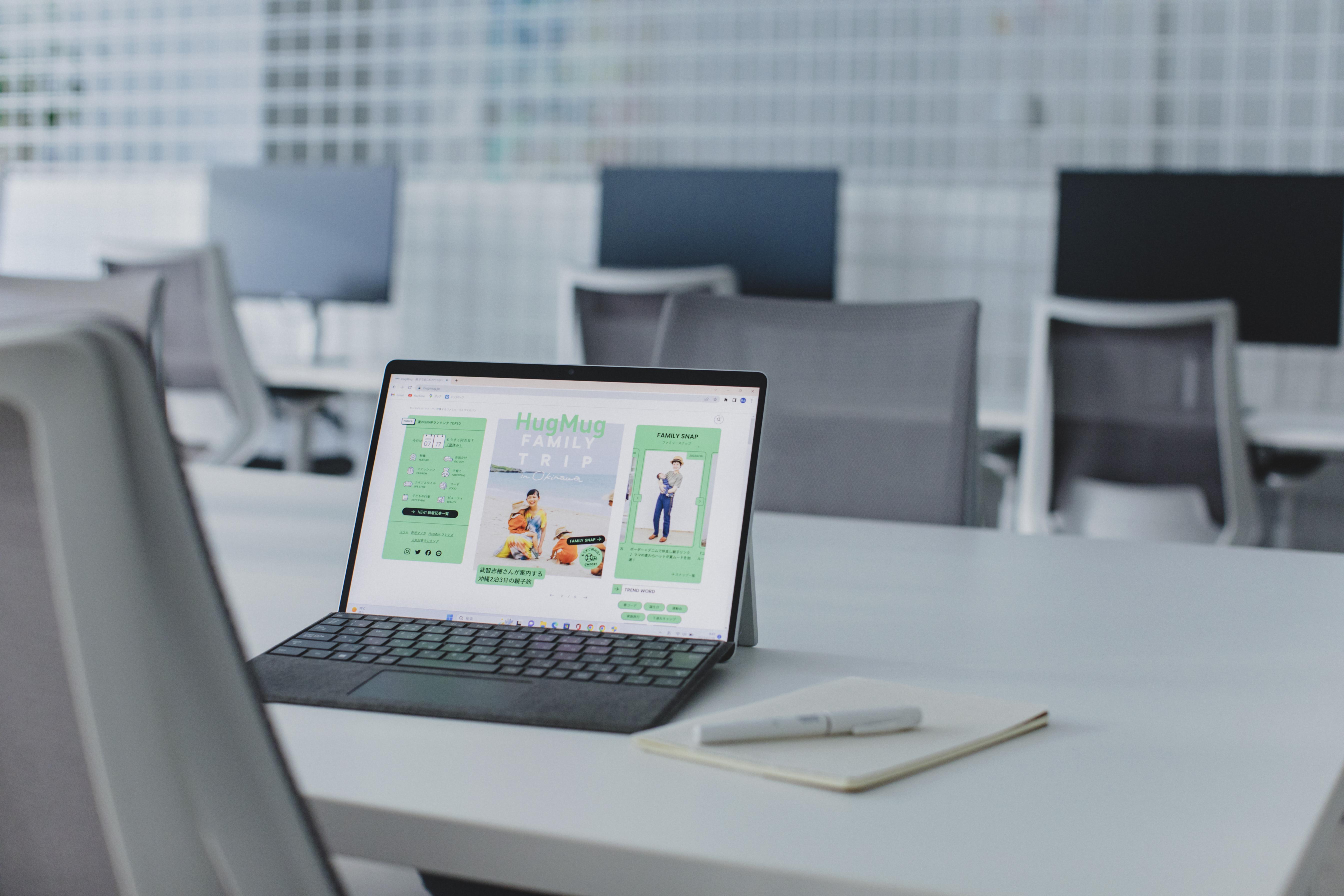 【WEBマーケティングサービス】キャンペーンサイトやプロモーションサイトの構築はもちろん、そこへ集客するためのマーケティング施策（メディア出稿／リスティング／SEO等）の実行から、その後の効果測定／ログ解析といった検証部分までをワンストップでコントロールしています。