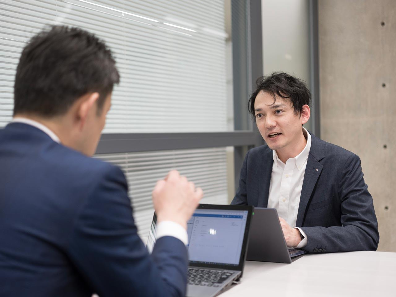 業界全体が変革期を迎える中、既存サービスのクラウド化やスマート遊技の開発に取り組み、さらなるイノベーションを目指す。