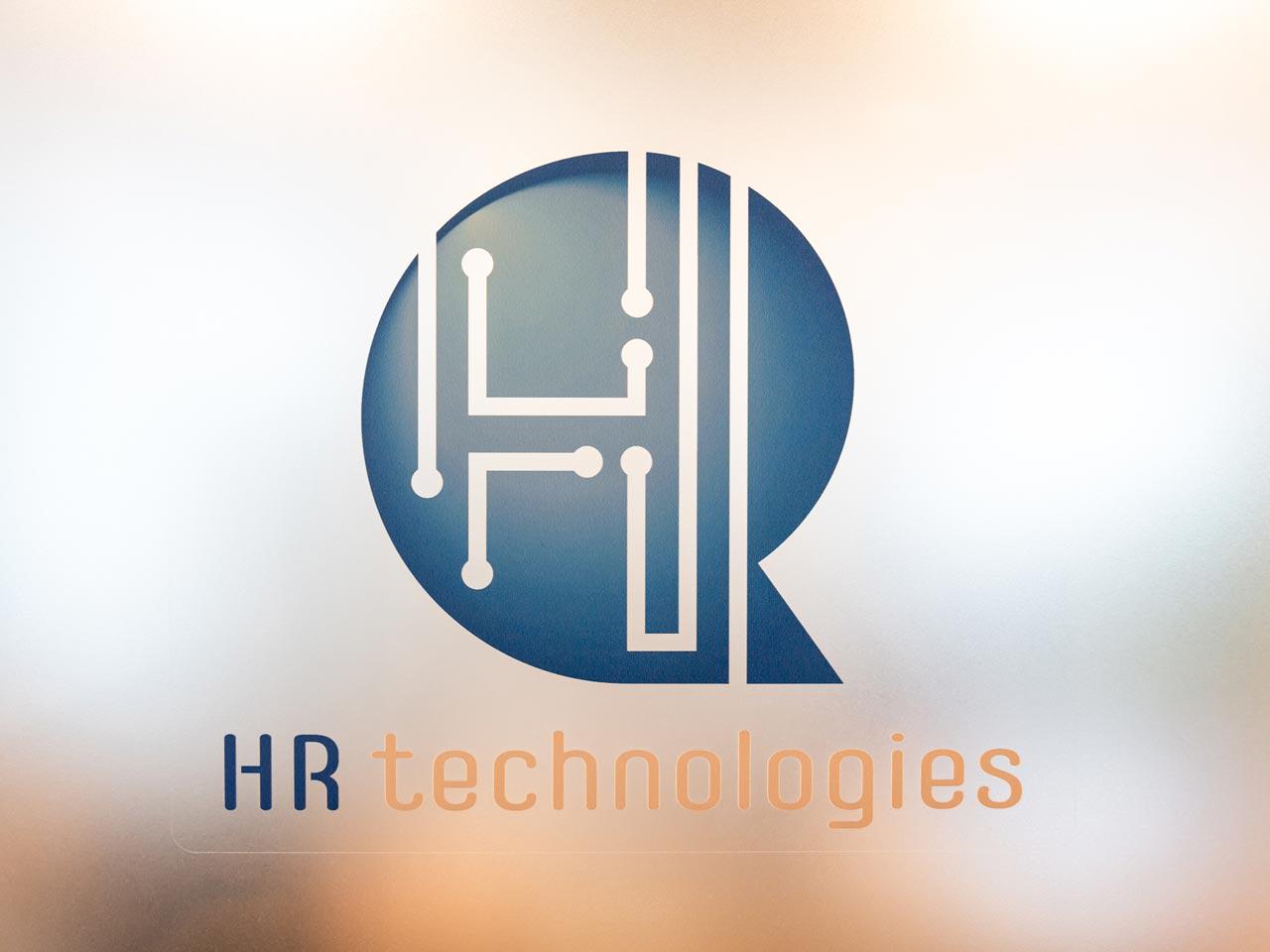 「頑張る人の自己実現をテクノロジーで応援する」をミッションに、セールス職に特化した求人プラットフォーム『SalesAgent』を開発、運営