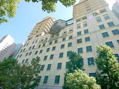 本社が入っているホテルモントレの外観です。