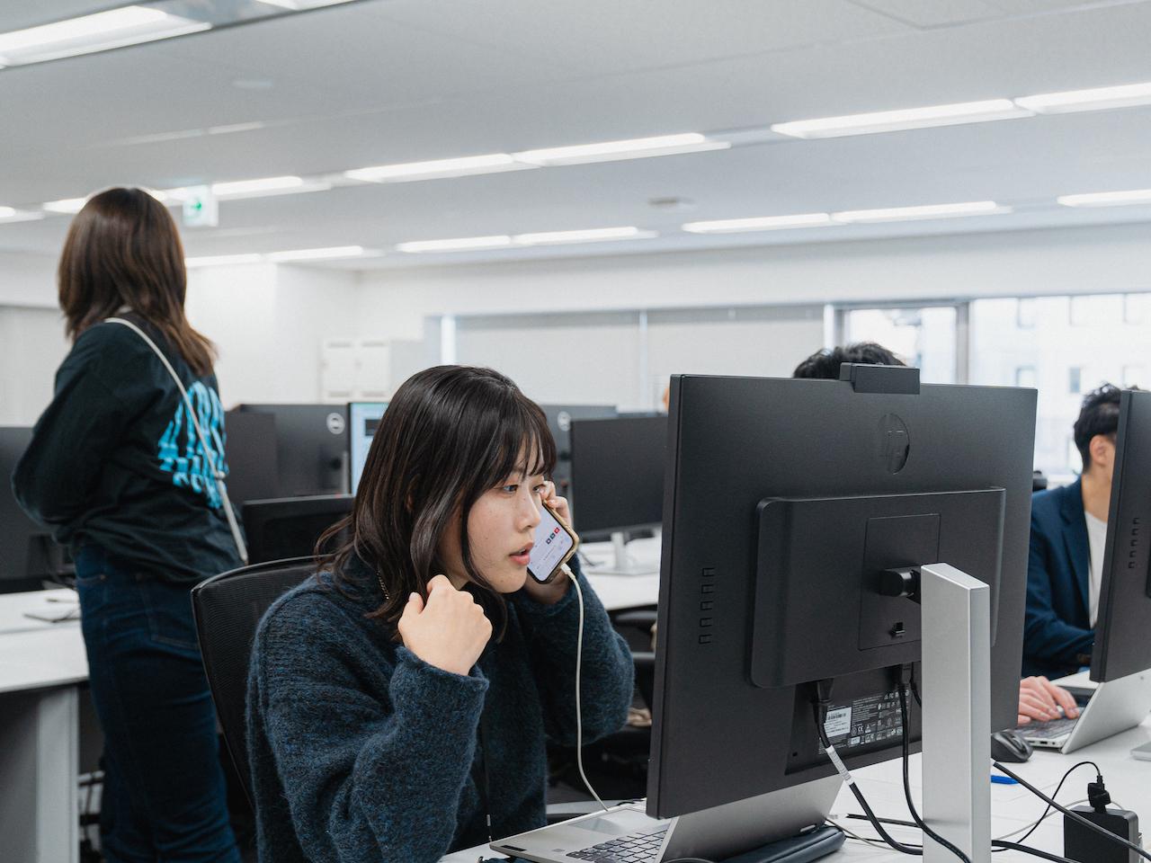 そのため、プロダクトだけでなく同社の“人”も高く評価されています。その結果、継続率100％を貫き、契約社数も右肩上がり。