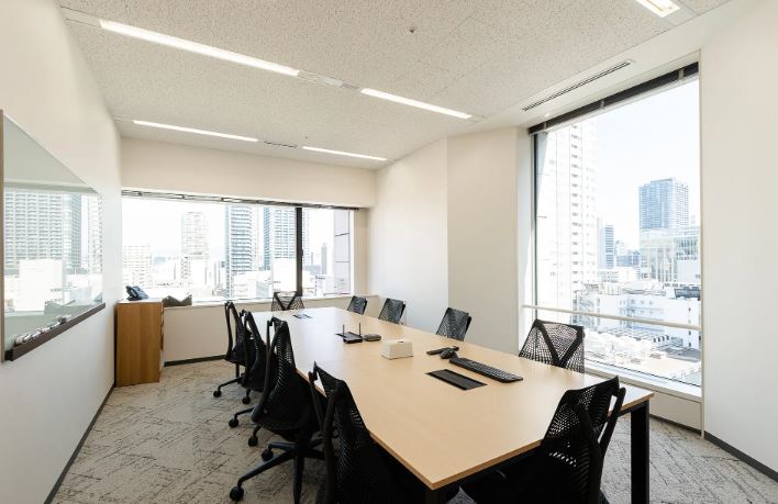 会議室は用途や利用人数に合わせて複数設置しています。