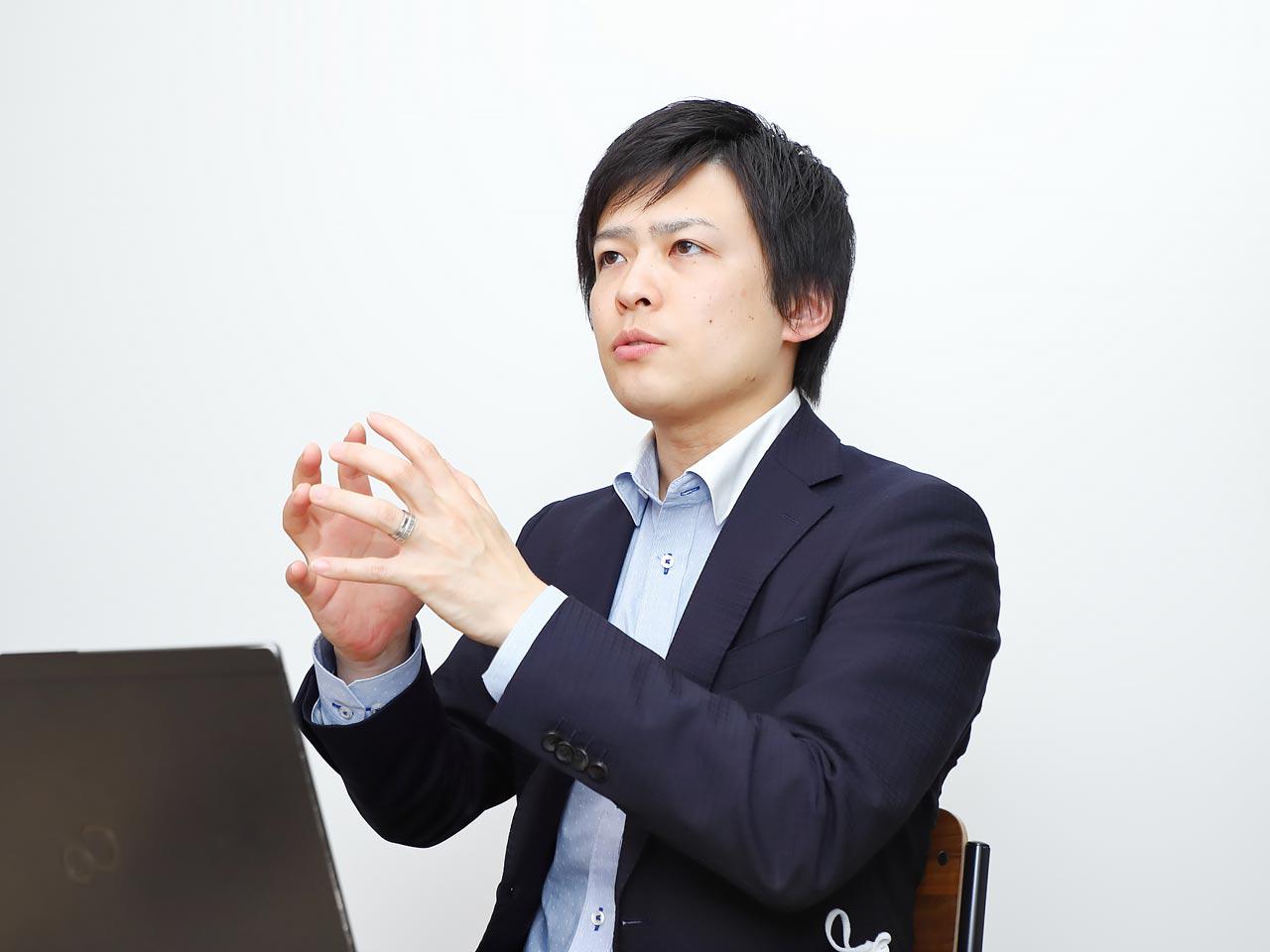 同社の当面の目標は、2027年までにITエンジニア1万人体制にすること。