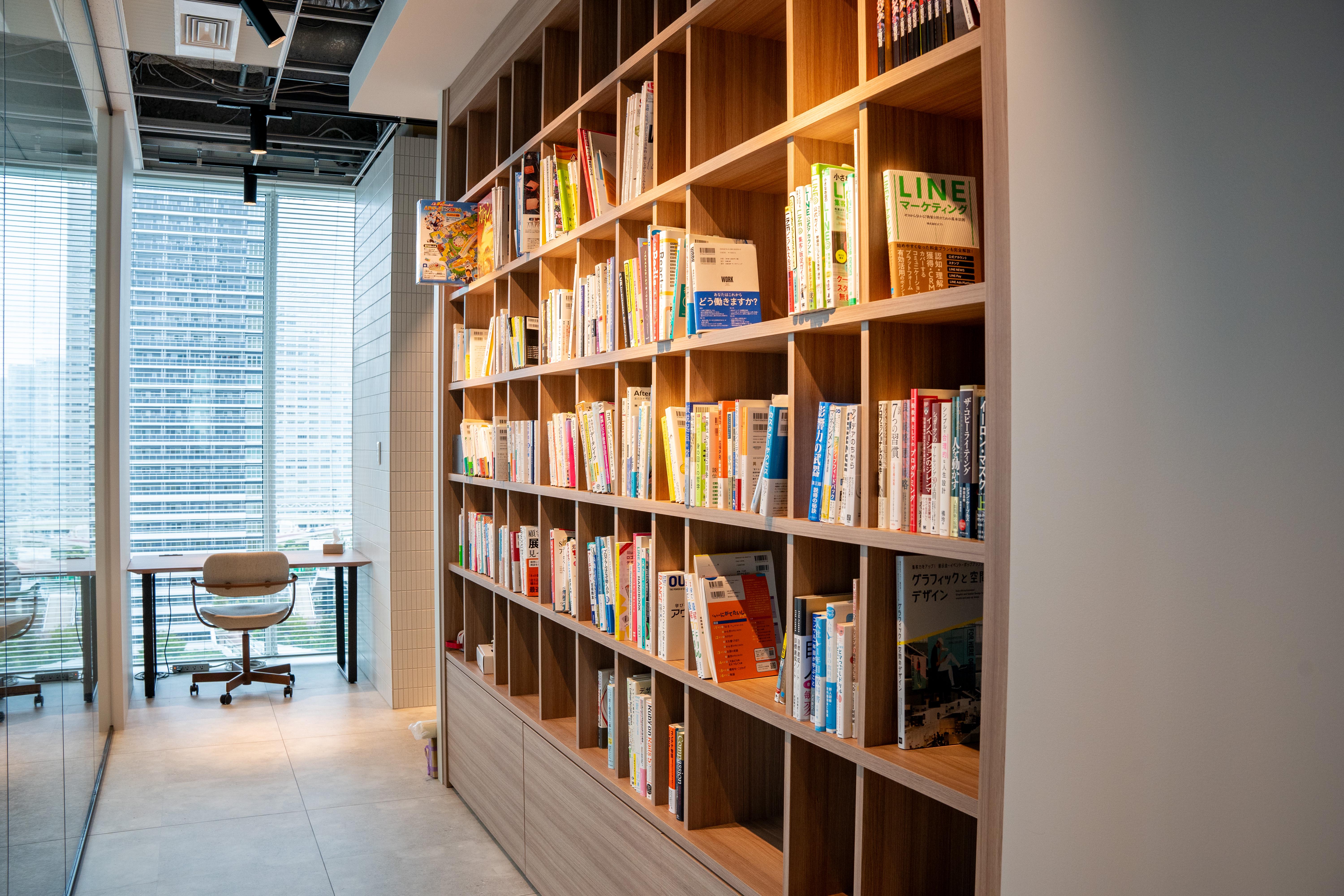 経営方針は、メンバー個人がやりたいことをやりたいようにやること。自分のやるべきことに強い思いを持って取り組み、疲れたら休めばいい。仕事は苦しんでするものではない。勉強会やオンラインゲーム大会、チャットツールの活用等も社員が主体的に企画運営している。