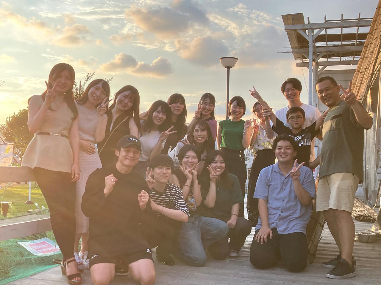 社員同士の仲が良く、カジュアルな雰囲気が特徴的。ON/OFFともにコミュニケーションが活発だという。