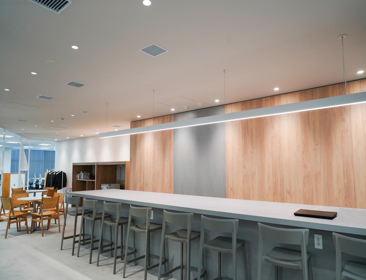 社員一人ひとりの発想力を大切にする当社は、柔軟なアイデアをもつ若手の意見も取り入れてる。