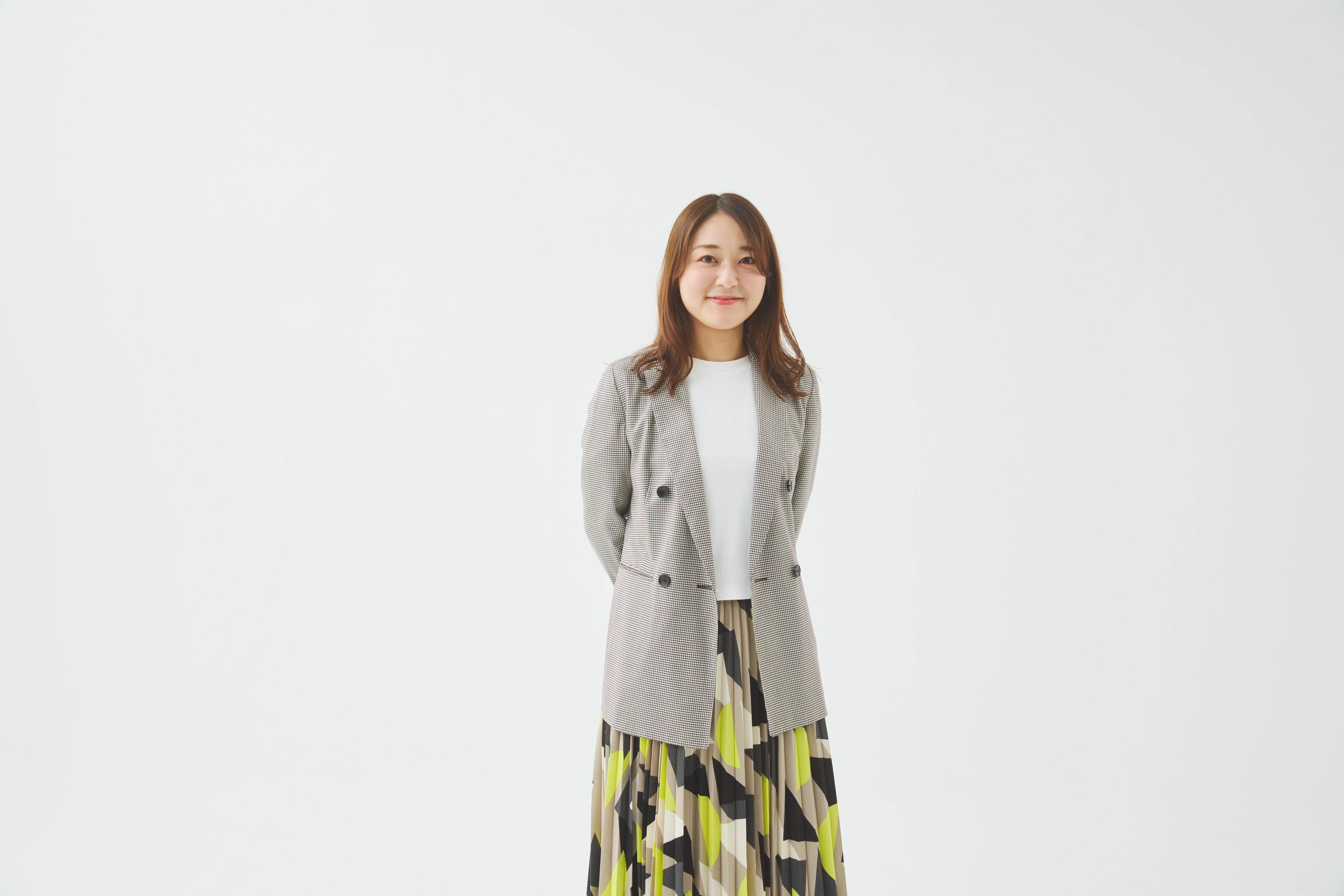 【戦略部のお仕事】クライアントの目的を把握し、最適なWeb広告のプランニングをおこないます。広告配信の設計、管理、結果・改善報告を繰り返し、PDCAを回しながら広告効果を高めるお仕事です。メディア、SNS、配信技術の最新トレンドを日々情報収集し、効果と安全面の両立を心がけています（戦略部岩崎部長）