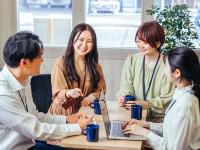 オフィスの様子は、和やかそのものだ。あえてオフィスビルを選ばなかったといい、自宅に招かれたようなリラックス感がある。