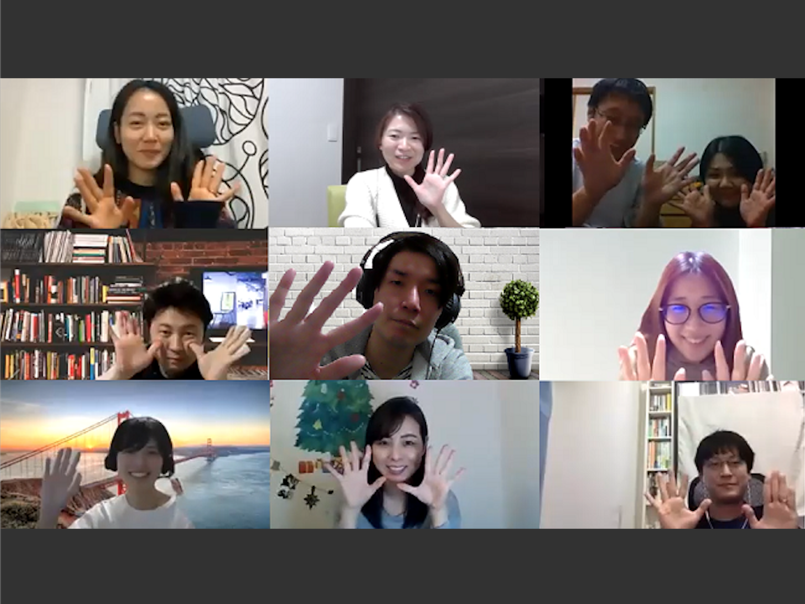 「リモート飲み会」の様子。