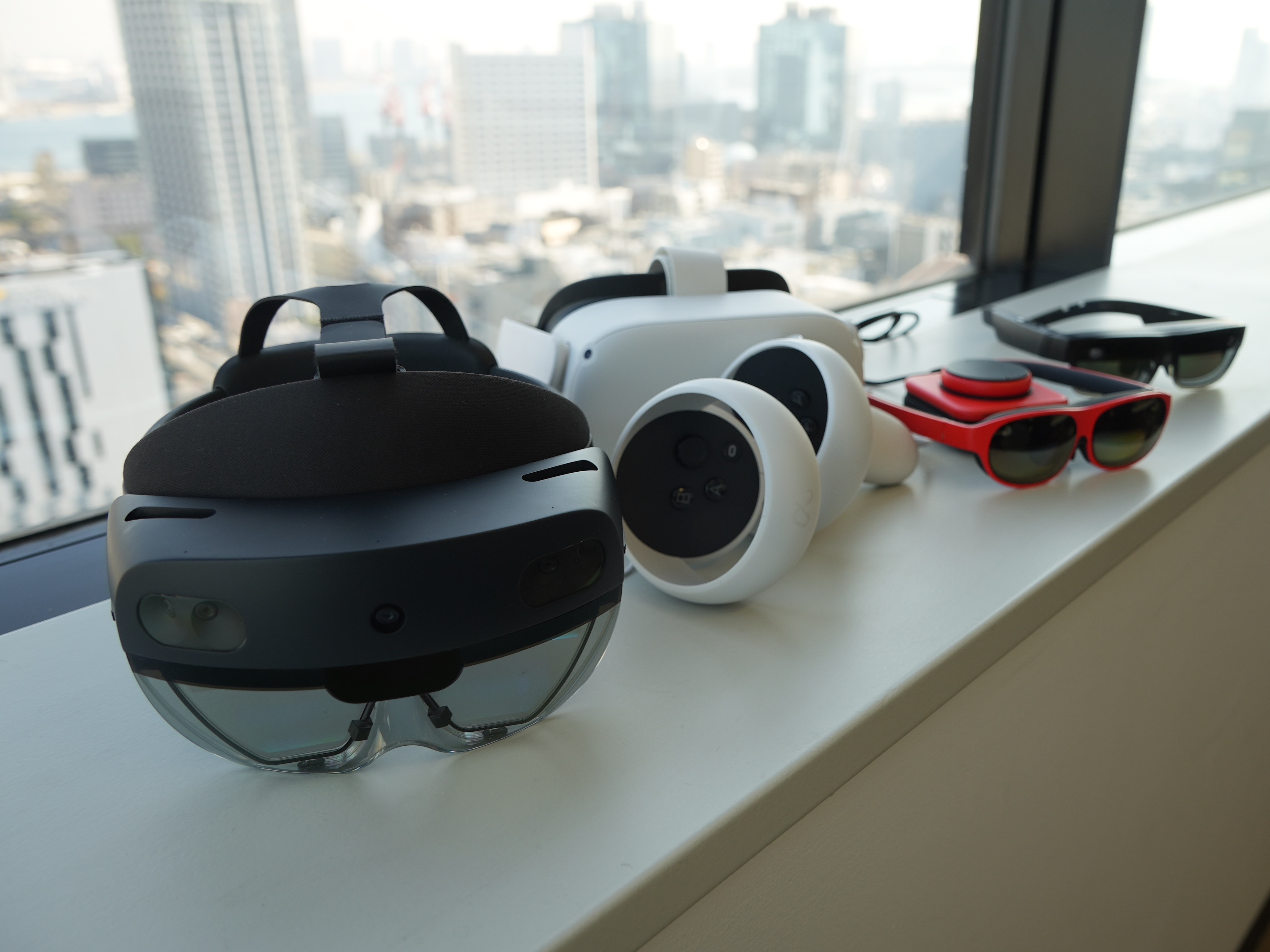 Microsoft HoloLens 2、Meta Quest 、Lenovo Think Reality A3、向けアプリケーションの開発