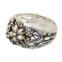 「かすう工房」を代表する作品。
『桜花　大満開指輪』