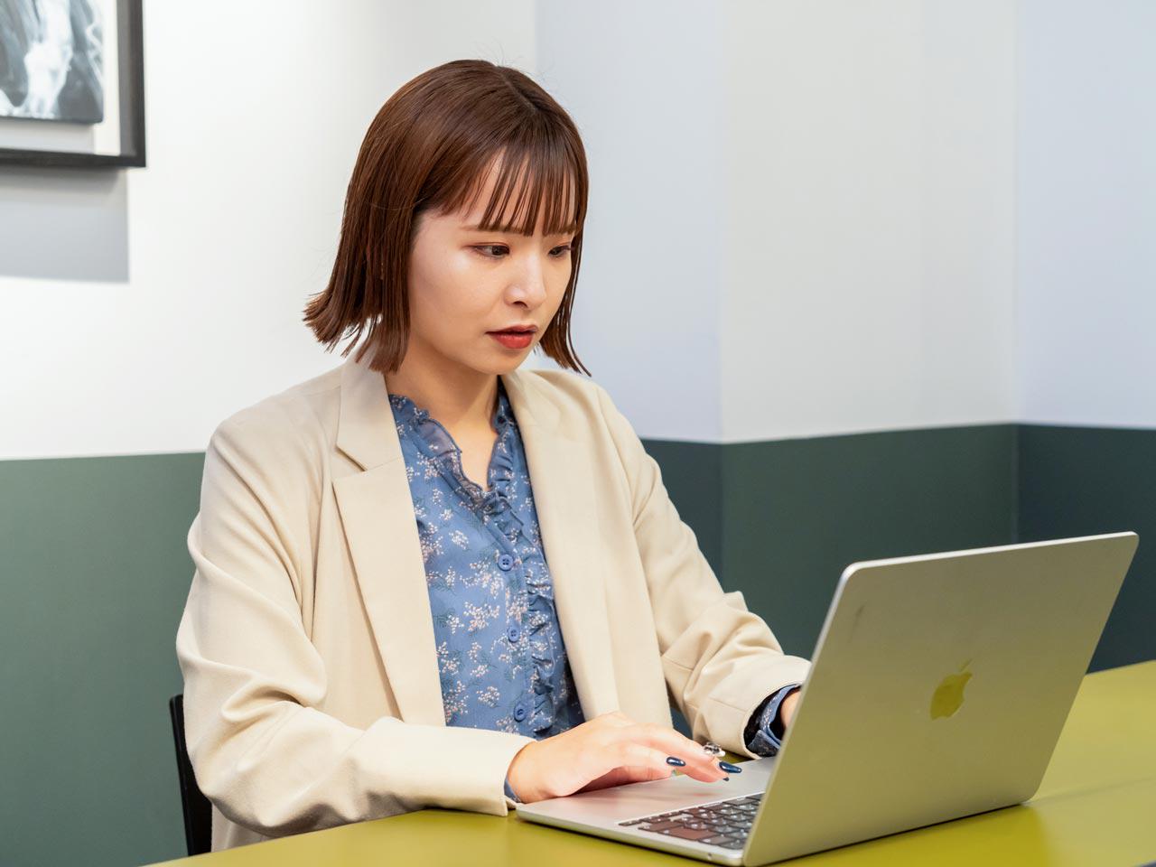 SFA/CRM/MAを導入している企業のうち、60%以上がツールを有効活用できていないと感じている。